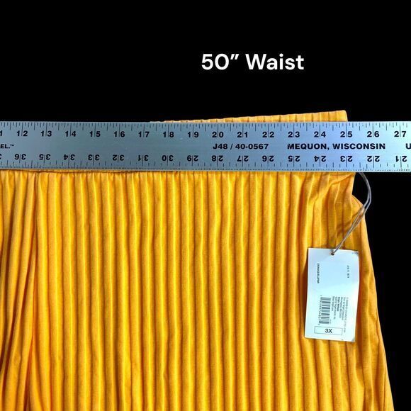 A New Day Stretch Elastic Waist Orange Pleated Ruffle Midi Shorts Size 3X NWT - Picture 8 of 9